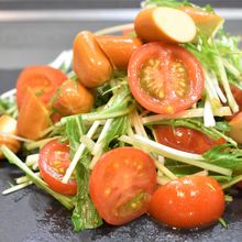和えるだけ♪スモークチーズとミニトマトのサラダ
