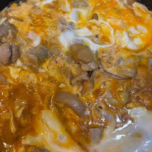 たかろの作ってみた!投稿(【ふわとろ半熟卵の親子丼】とろ〜りWたまご♬︎つゆ濃いめ◎)