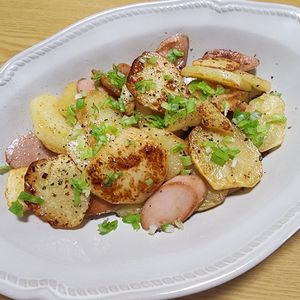 ナムディの作ってみた!投稿(魚肉ソーセージとじゃがいもの麺つゆバター炒め)