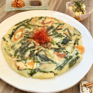 のりのり🐾🎀🤍の作ってみた!投稿(『格安おかず♡』ちくわとニラと豆もやしのチヂミ)