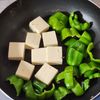 ピーマンと豆腐と塩昆布の卵炒めの工程3