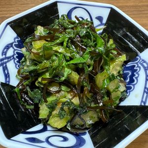 楽ラク手抜キッチン🐶🐾の作ってみた!投稿(セロリの美味しい食べ方1位☆🤩☆セロリと大葉の塩昆布和え♪)