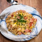 懐かしの美味しさ「赤ウインナーの焼き飯」