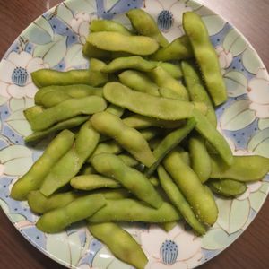 たりおの作ってみた!投稿(フライパン使用＊あと引く枝豆の茹で方＊昆布茶が決めて！)