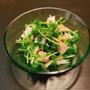 りんの作ってみた!投稿(5分で完成！【豆苗とハムの旨塩サラダ】調味料3つで簡単♩)