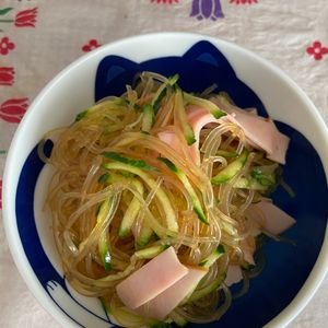 万福の作ってみた!投稿(【給食の中華風春雨サラダ】春雨もレンジで簡単に♩)