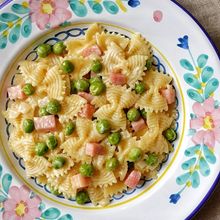 春色パスタ！グリンピースとベーコンのクリームファルファッレ