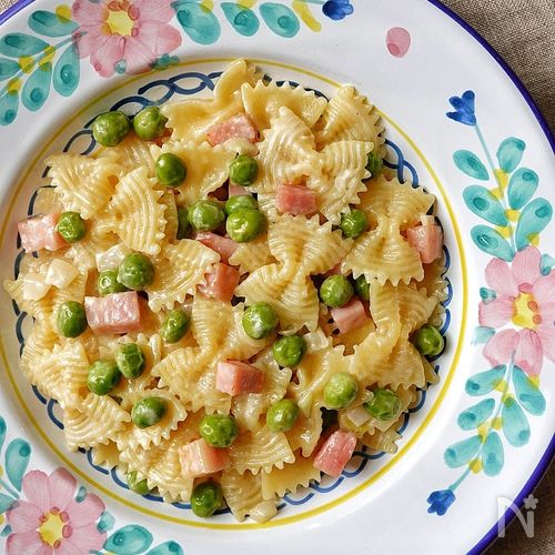 春色パスタ！グリンピースとベーコンのクリームファルファッレ