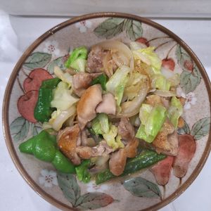 ななももママの作ってみた!投稿(行列の定食屋さんの♪鶏と夏野菜の濃厚味噌しょうが焼き定食🤩)