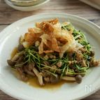 豆苗と豚肉のにんにく醤油炒め パリパリ餃子の皮のせ