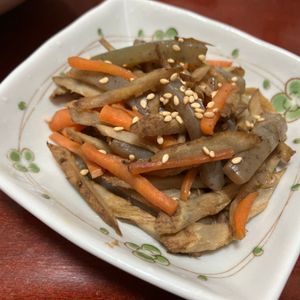りんごの作ってみた!投稿(こんにゃくとごぼうのきんぴら【作り置き】)