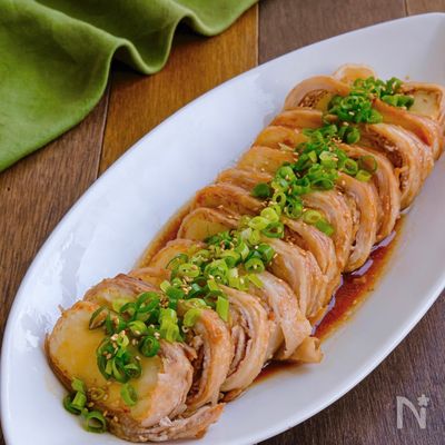 レンジで簡単!豚巻き絹厚揚げでかたまり肉気分なチャーシュー風