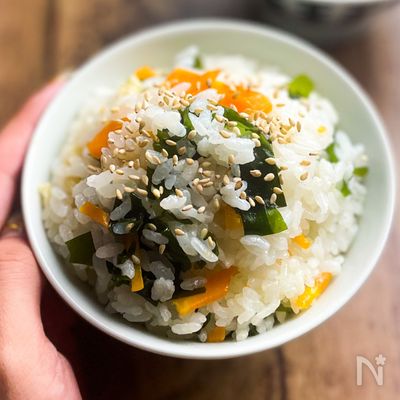 懐かしい給食のわかめごはん