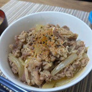 単身赴任おじさんの作ってみた!投稿(【つゆだく牛丼】めちゃめちゃ美味しい♡)