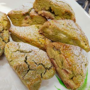 もんぶらん°・*:.。.☆の作ってみた!投稿(バター不使用！米粉で作る抹茶の生スコーン)