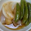 かめちゃん🐢の作ってみた!投稿(焼きスナップエンドウと新玉ねぎで【春の南蛮漬け】)