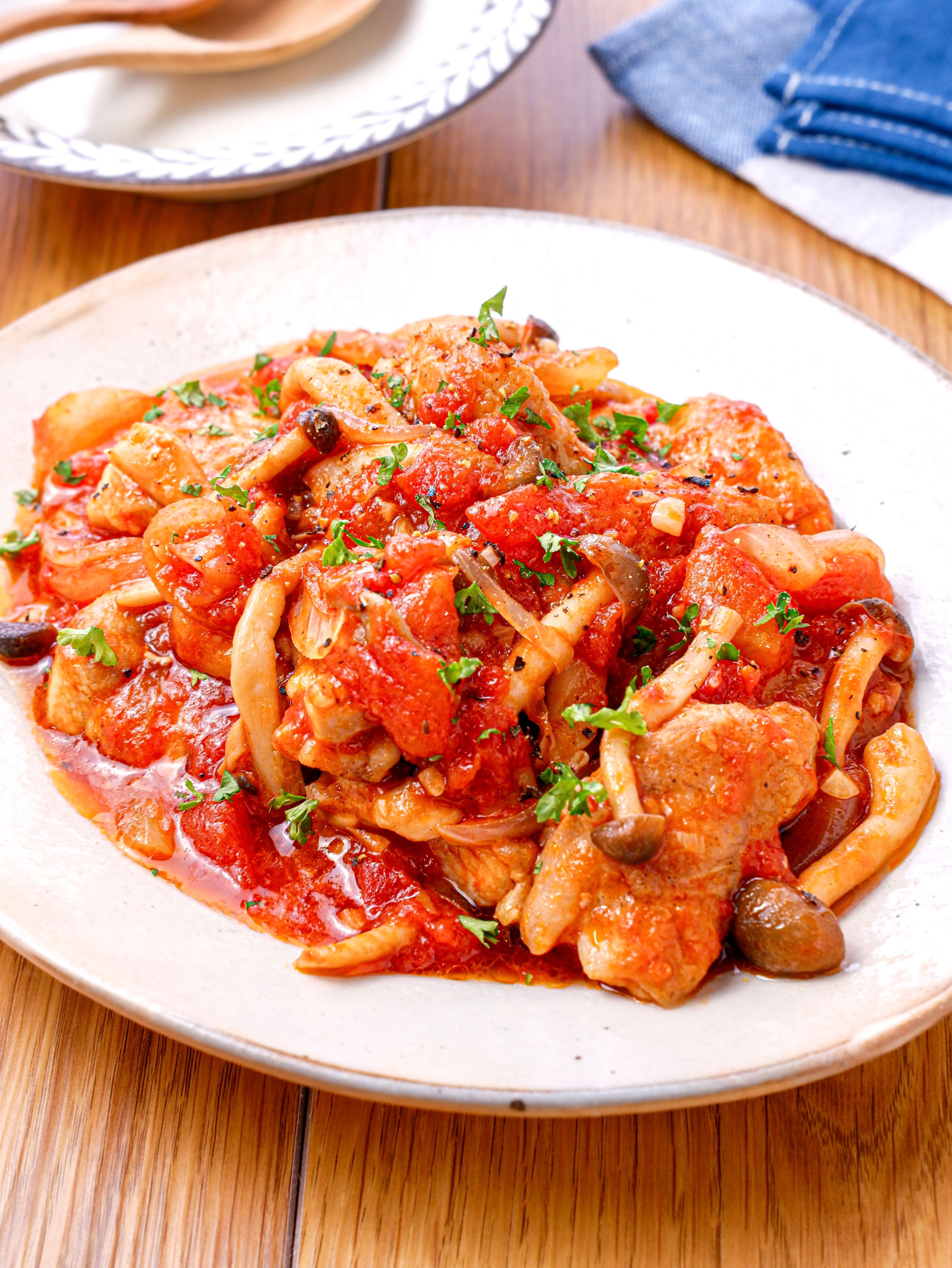 こんがりチキンのガーリックトマト煮】簡単なのに絶品すぎる