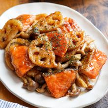 【鮭とれんこんのバター醤油焼き】ふんわり甘辛♡お魚レシピ♪