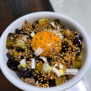 もっくまの作ってみた!投稿(【なすとひき肉の甘辛丼】ご飯との相性抜群のやみつき丼♡)