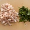 丸めて焼くだけ♩エビの大葉団子の工程1