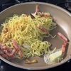 子どもも喜ぶ♡【ベーコンとエリンギのコンソメバター焼きそば】の工程3