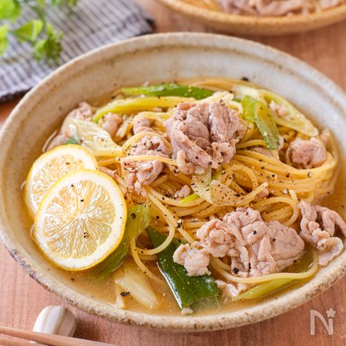 【豚こま肉のねぎ塩レモンパスタ】ワンパンだから美味しい♪