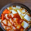 かつお粉が決め手！お餅と鶏肉のお鍋の工程2