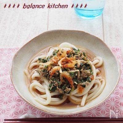 カリカリ桜えびとスタミナそぼろの冷やしうどん