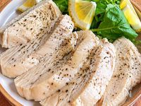 レンジで簡単♪【レモンペッパーサラダチキン】節約食材ひとつ◎
