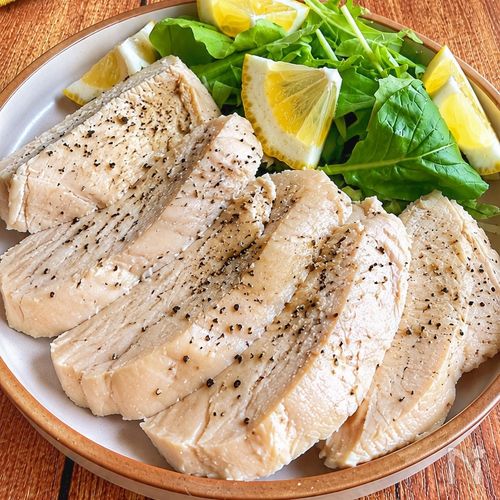 レンジで簡単♪【レモンペッパーサラダチキン】節約食材ひとつ◎