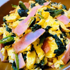 みおの作ってみた!投稿(【ほうれん草とベーコンのふんわり卵炒め】簡単副菜やお弁当に！)