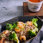 えびとブロッコリーのそばパスタ