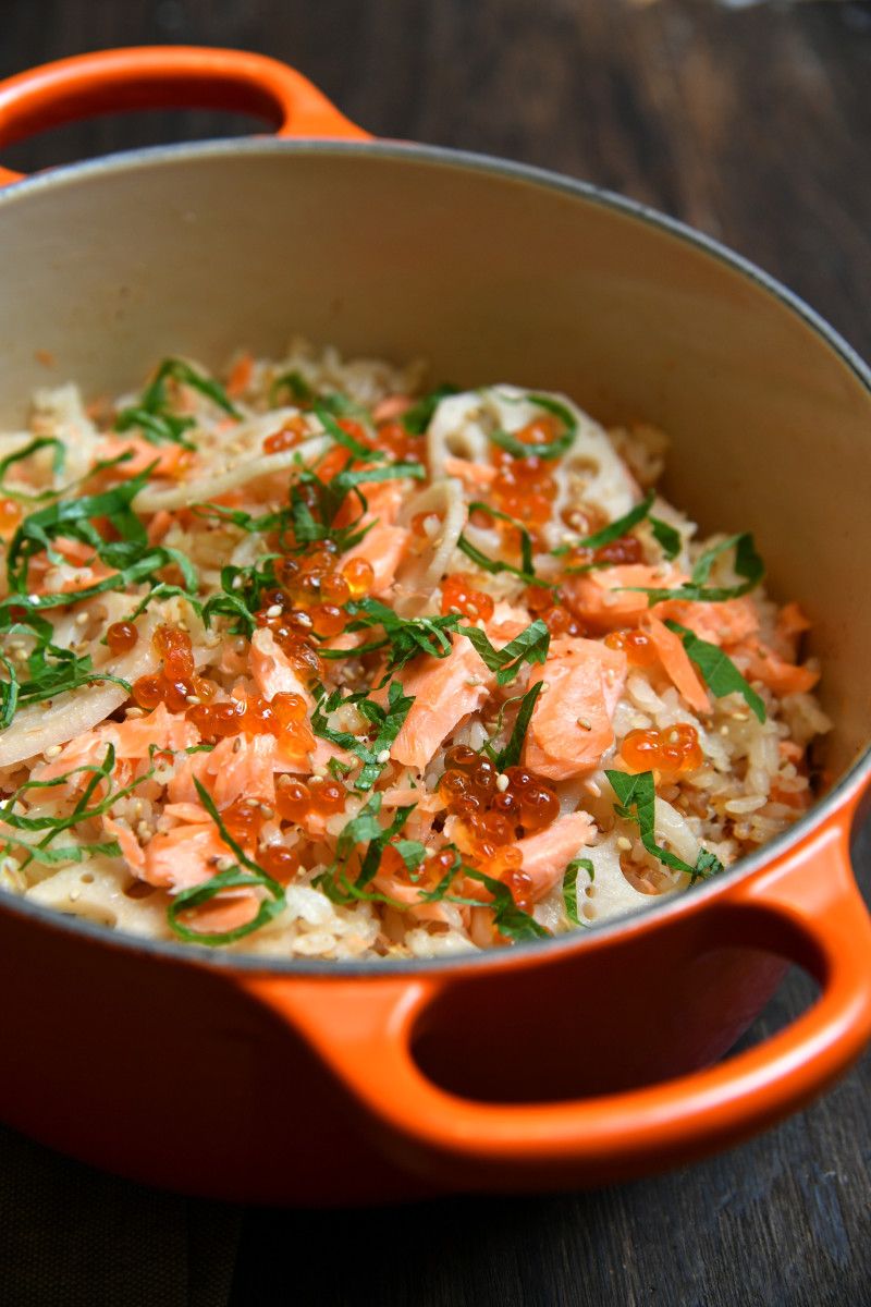 鮭とれんこんの炊き込みごはんいくらのせ | レシピサイトNadia