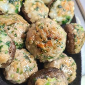 みー助の作ってみた!投稿(椎茸ぷりぷり！椎茸の餃子詰め)