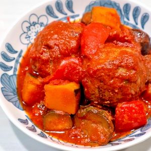 まゆの作ってみた!投稿(お肉も野菜もたっぷり食べたい！簡単ラタトゥイユハンバーグ)