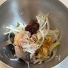 鯖缶と新玉でユッケ丼風の工程2