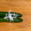 【おつまみ蛇腹きゅうり】切って漬けるだけ◎止まらない美味しさの工程1