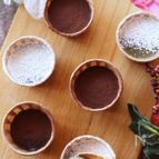 バレンタインに♡カップで食べるとろけるほうじ茶生チョコ