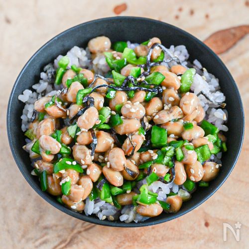 火を使わない!ピーマンの塩こんぶ納豆ごはん