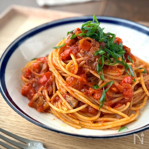 カリカリ豚バラの濃厚トマトソースパスタ