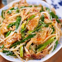 行列の定食屋さんの🍚豚バラもやしの濃厚担々ごまだれ炒め🤩