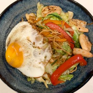 ぐ〜たら子の作ってみた!投稿(クセになるウマさ『ミーゴレン風やきそば』)