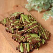 ほうじ茶と黒糖の米粉クッキー〜抹茶チョコがけ〜