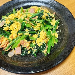 し☆の作ってみた!投稿(簡単味付け♪小松菜とたまごのコンソメ炒め)