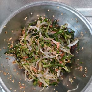 KUMIKOの作ってみた!投稿(疲労回復に【もやしときゅうりの和え物】)