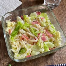 容器に入れてチンするだけ「キャベツとベーコンのうま塩うどん」