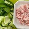 【豚肉とチンゲン菜の生姜炒め】ご飯が進むおかず！の下準備