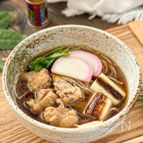 【めんつゆで簡単に♩年越しそば】鶏肉も入れて旨みアップ◎