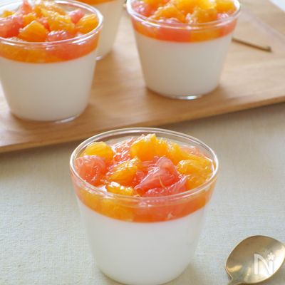 柑橘とはちみつソースのヨーグルトゼリー