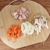【鶏肉とお野菜の旨だしカレースープ】具材たっぷり♪の工程1